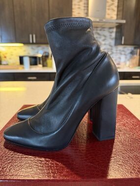 Tamara Mellon Caress 105 Stretch Ankle Boot Black Nappa Leather 38 /US 7.5 NIB